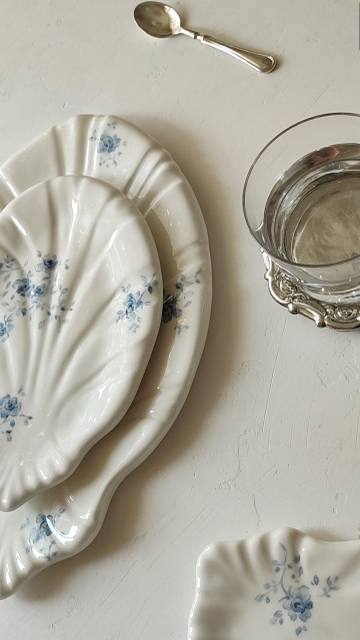 из полуфарфора 