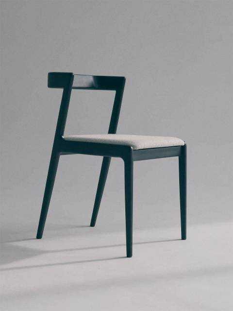 Стул Node в интерьере Кофемании