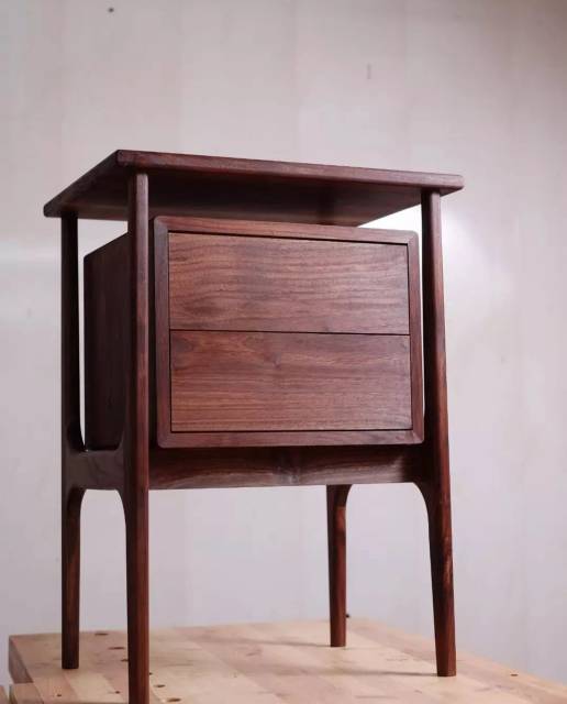 из массива американского ореха