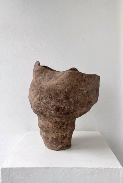 Авторская скульптурная ваза из серии "Гибкость"