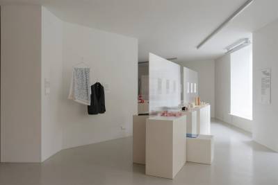 Ошибки как метод: 18 петербургских брендов представили изделия на выставке об ошибках в дизайн-процессах