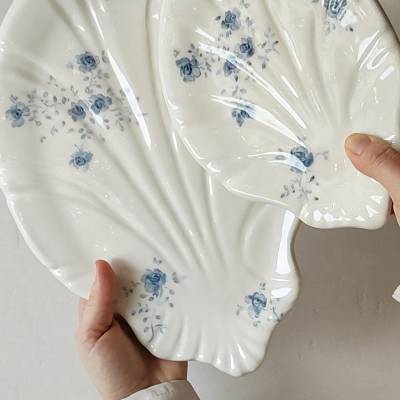 из полуфарфора 