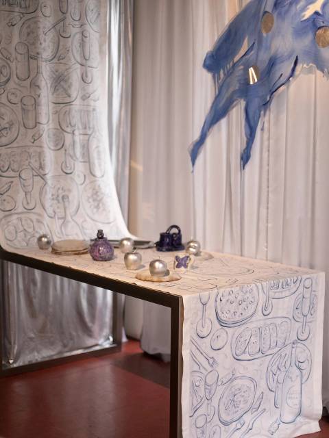 Работает с 11 декабря по 11 января с 10:00 до 00:00, по адресу: Москва, Кривоколенный пер., 9, стр. 3