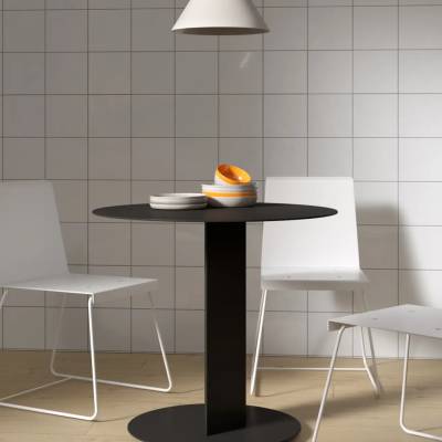 ROUND TABLE