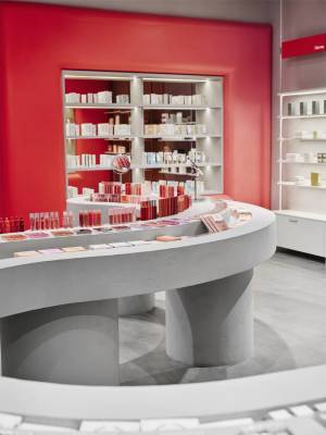 Как бюро Синица создало мебель для магазинов Hollyshop