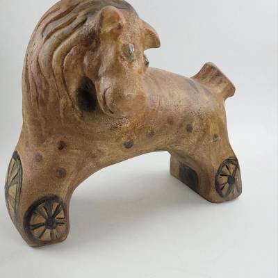 Лошадка добрая