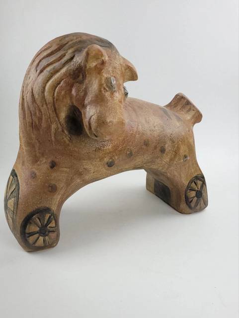 Лошадка добрая