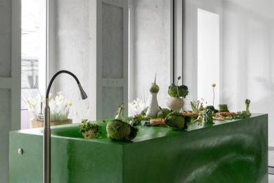 Интерьер офиса ландшафтного бюро МОХ — проект бюро Kozeen + Rueda