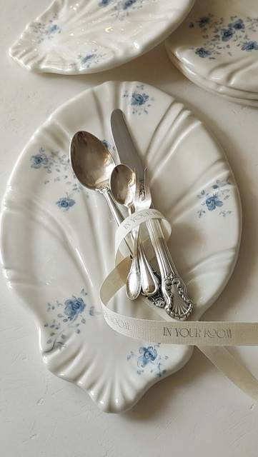 из полуфарфора 