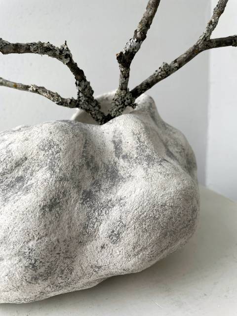 Скульптурная ваза из бетона