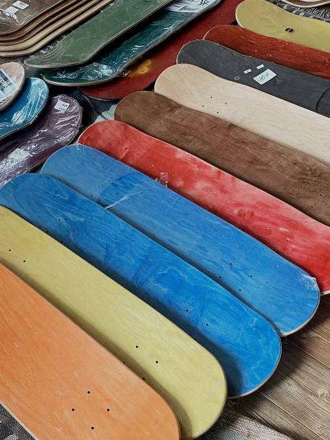 Я не работаю по фабричной схеме. Предмет может лежать у меня месяцами, пока не станет понятно, во что он хочет превратиться. Я даю ему время — и себе тоже.