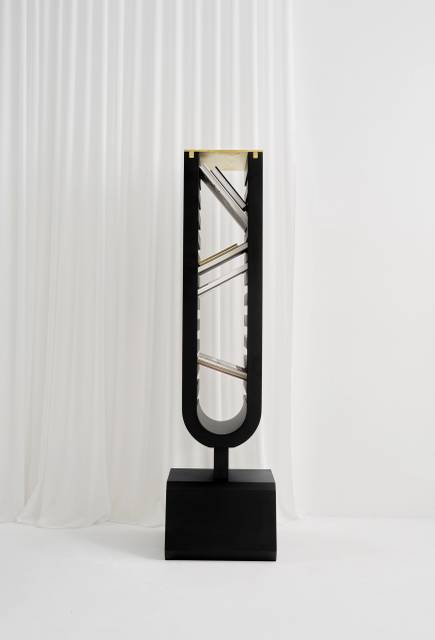 Стойка для книг Камертон